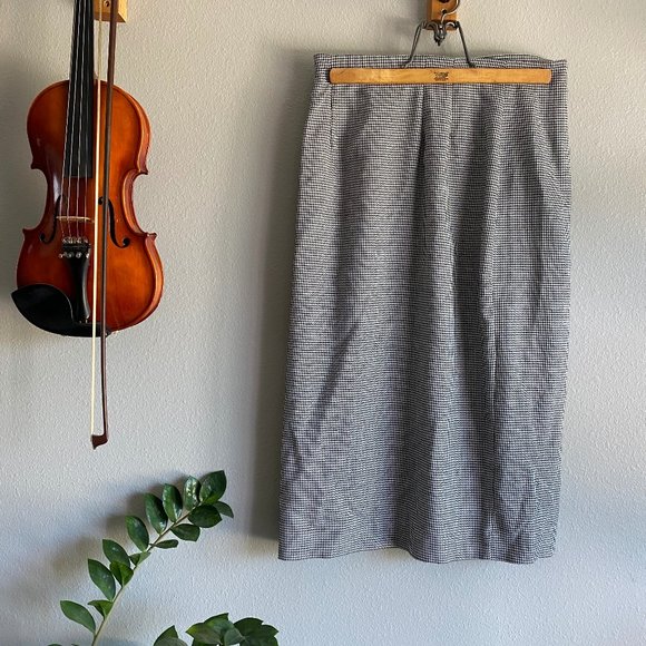 Vintage Midi Skirt in Houndstooth Print - Picture 2 of 6